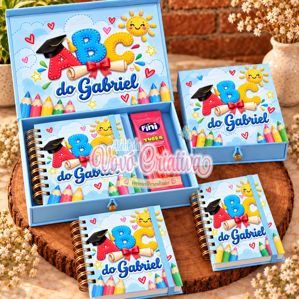 Kit Lembrancinha ABC Personalizado menino – Caixa + Bloquinho + Finni